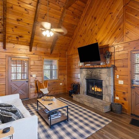 Dudley II By Avantstay Comfortable Cabin W Hot Tub Views Pigeon Forge Exterior foto